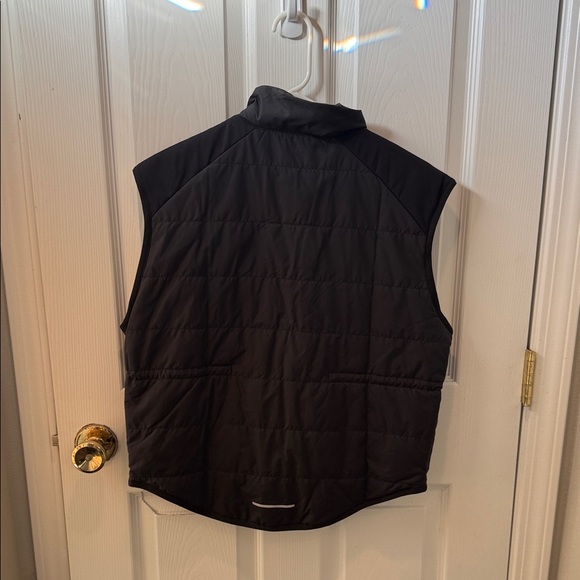 Nike Black Quilted Vest - Picture 2 of 2